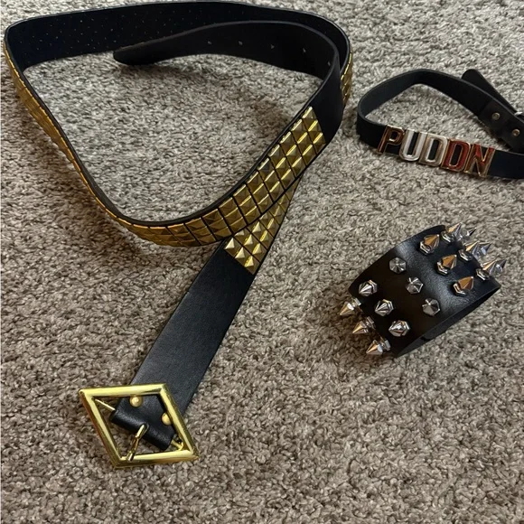 Harley Quinn Studded Black Belt, Bracelet, Choker, and bat - Picture 1 of 2